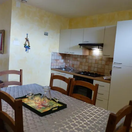 Chaleureux Pour Randonnees Au Pays D'huriel - Fr-1-489-418 דירה