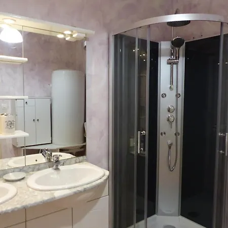 Nature 2 Chambres, Rando Grp, Pres De Montlucon, Cour Commune - Fr-1-489-418 Apartment *