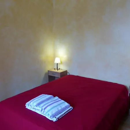 Chaleureux Pour Randonnees Au Pays D'huriel - Fr-1-489-418 * Saint-Palais (Allier)