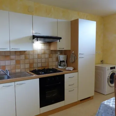 Chaleureux Pour Randonnees Au Pays D'huriel - Fr-1-489-418 דירה